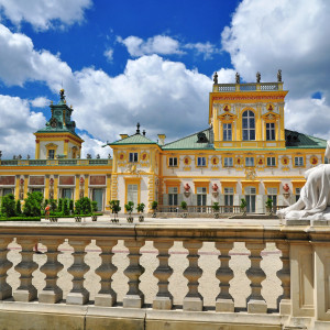 Jak zaplanować pobyt w Warszawie, aby wyszło ekonomicznie? Radzi przewodniczka po Warszawie.